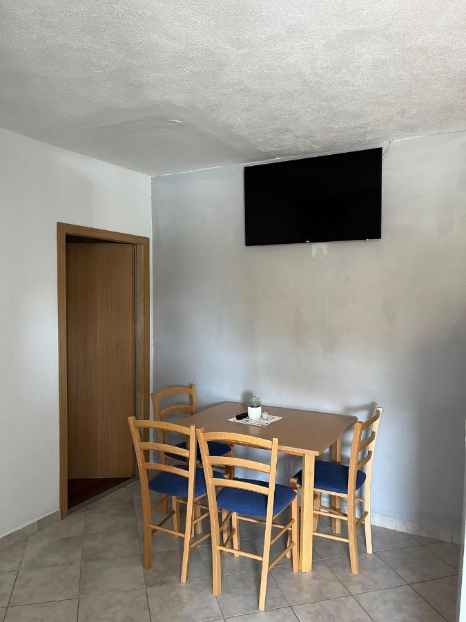 Apartmani Mia 德拉格 外观 照片
